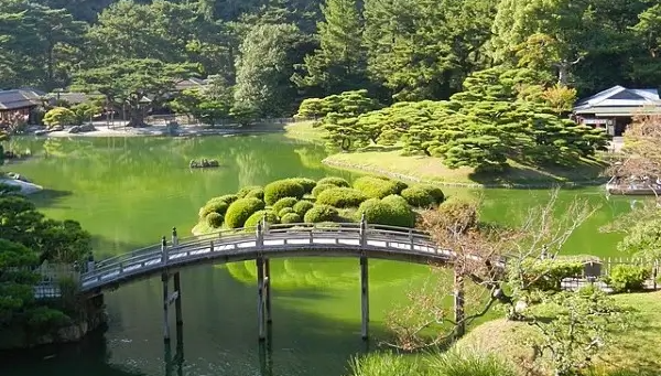 일본-다카마쓰-리쓰린-공원-다리-전경